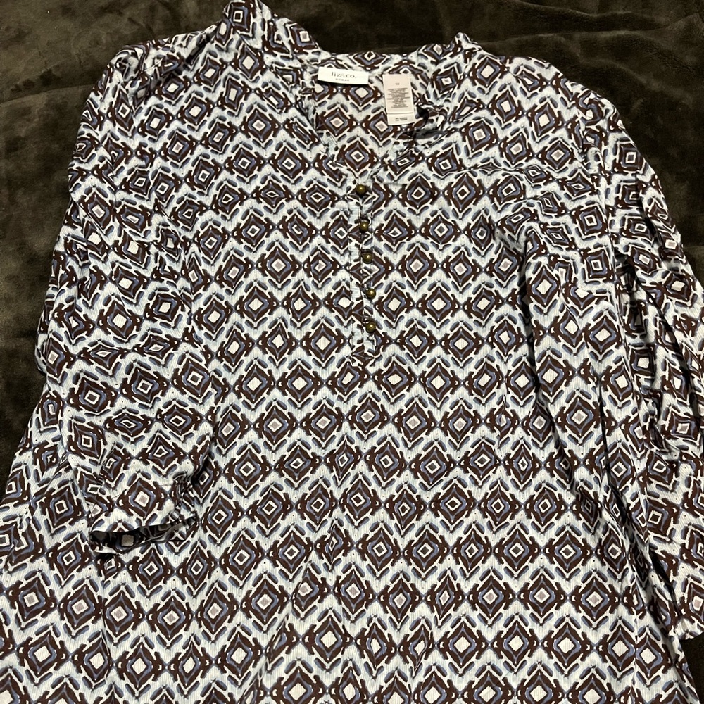 Blue and brown patterned tunic with 3/4 sleeves